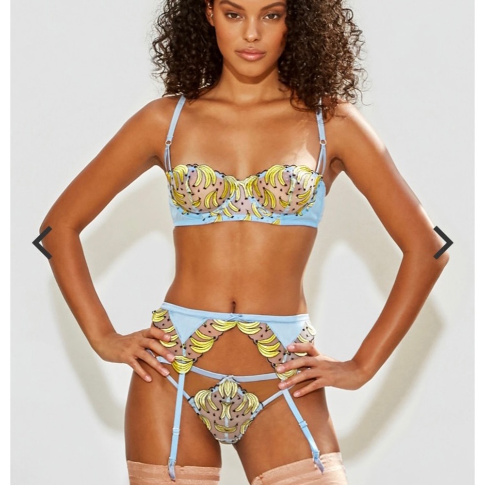 Fleur du mal lingerie set (bra, panty, garter belt)